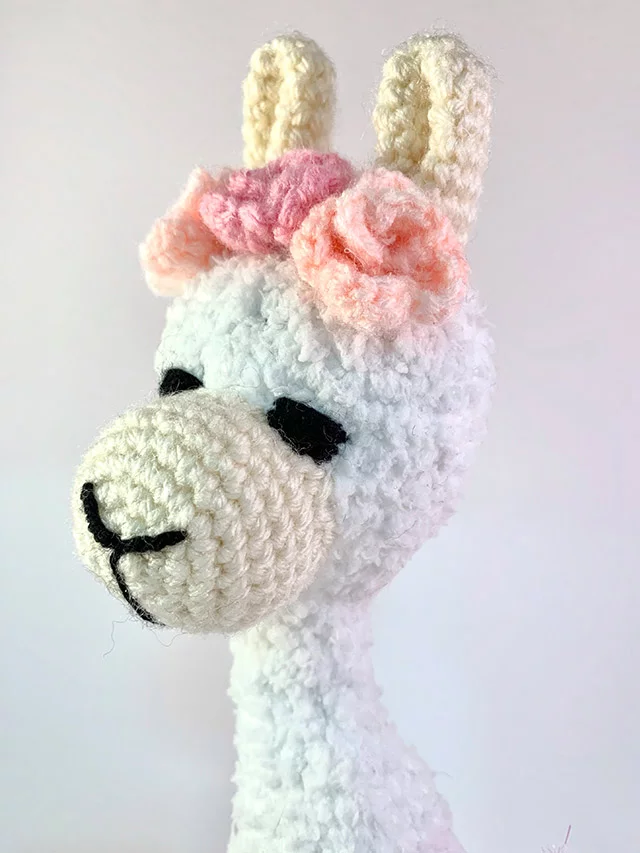 White Llama Knitted Toy - Image 4
